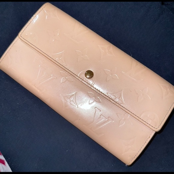Louis Vuitton Wallet - Picture 1 of 5